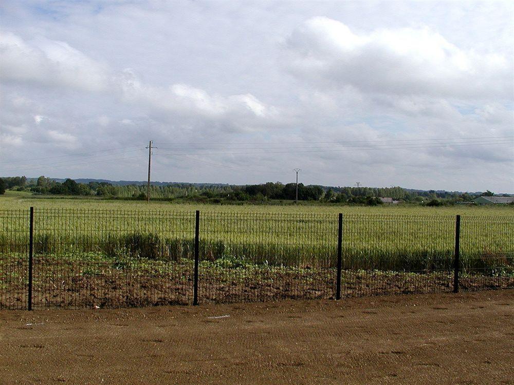 Kyriad Dol-De-Bretagne Εξωτερικό φωτογραφία